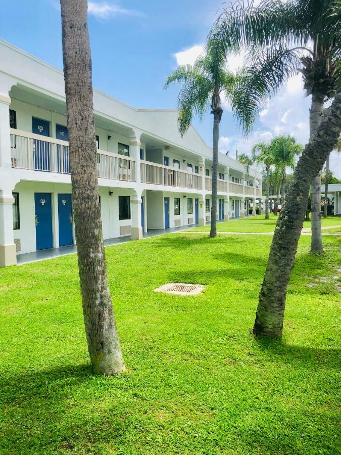Motel 6-Starke, Fl Экстерьер фото